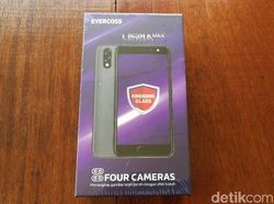 Unboxing Ponsel Empat Kamera Murah dari Evercoss