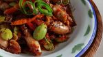 Makan Siang Apa? Gimana Kalau Pakai 10  Tumis Cumi Asin Pedas Ini!