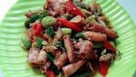 Makan Siang Apa? Gimana Kalau Pakai 10  Tumis Cumi Asin Pedas Ini!