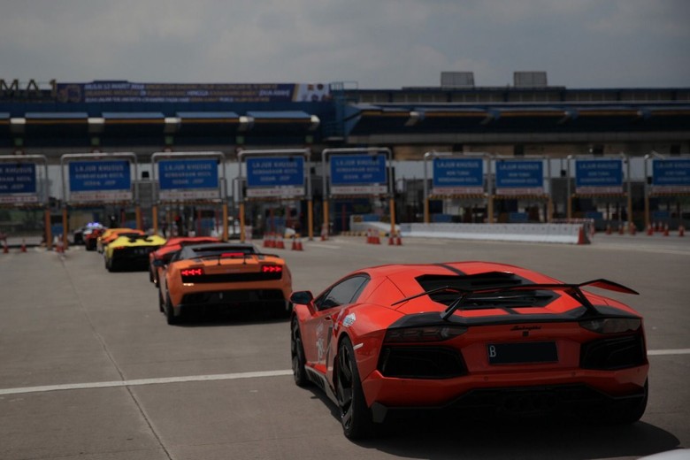 Deretan mobil di atas 3.000cc. Foto: dok. Lamborghini Deretan mobil di atas 3.000cc. Foto: dok. Lamborghini