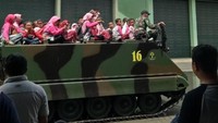 Tank M113 menjadi sorotan ketika tank yang mengangkut 16 anak TK dan PAUD, seorang guru, dan lima personel TNI itu tergelincir di Sungai Bogowonto. Kecelakaan itu merenggut nyawa Pratu Randi Suryadi dan Kepala Sekolah PAUD Ananda bernama Iswandari. (istimewa/Sutopo Purwo Nugroho)