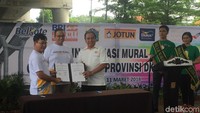 Anies Baswedan meresmikan pengecatan 64 tiang jalan layang non-tol Antasari