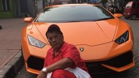 Hotman diketahui memiliki mobil Lamborghini. Dia kerap memposting mobil Lamborghini kesayangannya yang berpelat B 777 HPH. Foto: (Dok Instagram Hotman Paris).
