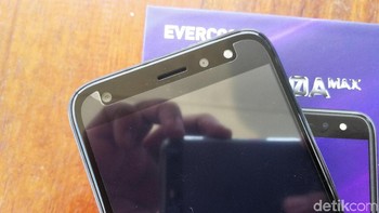 Dan juga dua kamera di bagian depan (8 MP + 2 MP). Foto: Muhammad Alif Goenawan/detikINET