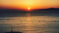 Kalau yang ini, Juan Mata memotret sunset cantik di Yunani. Bagus ya fotonya? (@juanmatagarcia/Instagram)