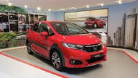 Dalam keterangannya Honda mengatakan Jazz X-Road memiliki fitur yang melindungi dari jalanan bergelombang dan tidak rata. Foto: Carscoops