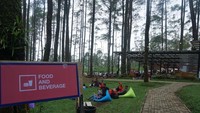 Mereka bahkan rela datang sejak pukul 10.00 WIB. Foto: Veynindia Esaloni Pardede