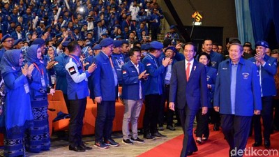 Kemesraan Jokowi-SBY di Rapimnas Demokrat yang Disebut Hanya Drama