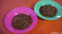 Ketagihan Racikan Sambal Super Pedas Buatan Bu Mut