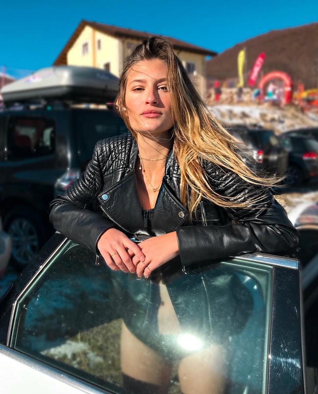 Tapi bagaimanapun, aku ingin membuat jalanku sendiri. Aku tetap berusaha menjadi diriku sendiri dengan menciptakan karierku sendiri, imbuhnya.  Foto: dok. Instagram