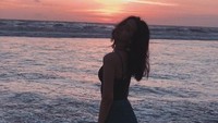 Terakhir, ada Anya Geraldine yang makin seksi. Foto: Instagram Anya Geraldine
