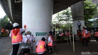 Pengecatan ini juga bagian dari kerjasama dengan BRI, PT Jotun Indonesia, PT Dulux Indonesia, IKJ, dan Belkote.