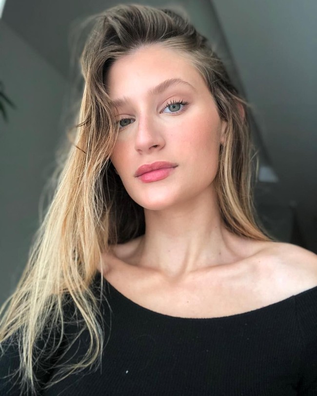 Meski begitu, Paula belum tertarik mencoba menjadi model Victorias Secret seperti kembarannya. Paula mengaku bahwa dia memilih jalan lain.  Foto: dok. Instagram