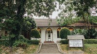 Berada di wilayah Dempsey Hill, Singapura. Restoran The White Rabbit memiliki konsep yang unik, seakan mengajak setiap pengunjungnya untuk berpetualang ke dunia baru. Foto: Istimewa