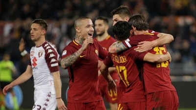Foto: Serigala Roma Terkam Si Banteng