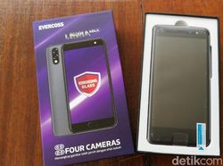 Unboxing Ponsel Empat Kamera Murah dari Evercoss