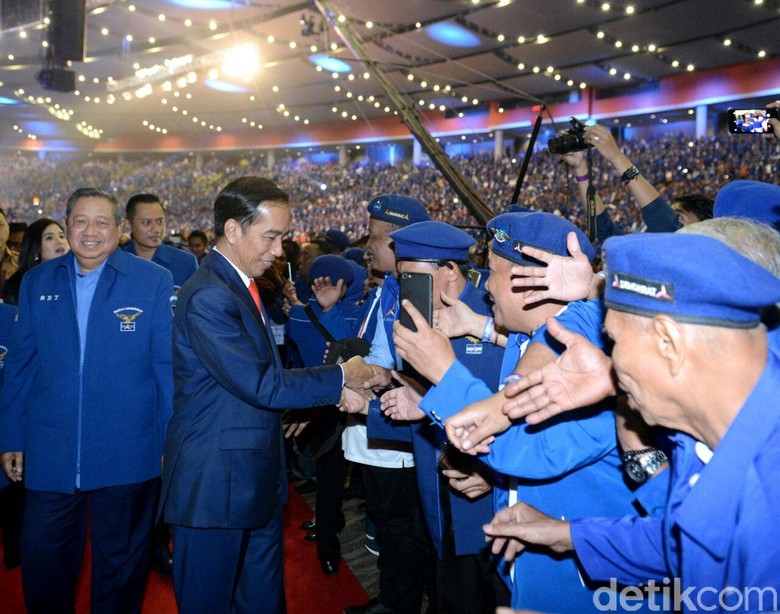 PDIP dan PD Memanas, Peluang Koalisi Dukung Jokowi Buyar? PDIP dan PD Memanas, Peluang Koalisi Dukung Jokowi Buyar?