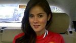 Artis Cantik Fans Manchester United dan Liverpool, Siapa Menang?