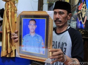 Penghormatan untuk Pratu Randi yang Selamatkan Anak TK Sebelum Hanyut