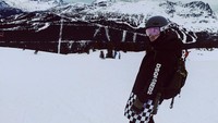 Nick Jonas kerap mengunggah foto sedang bermain ski. (Foto: instagram/NickJonas)