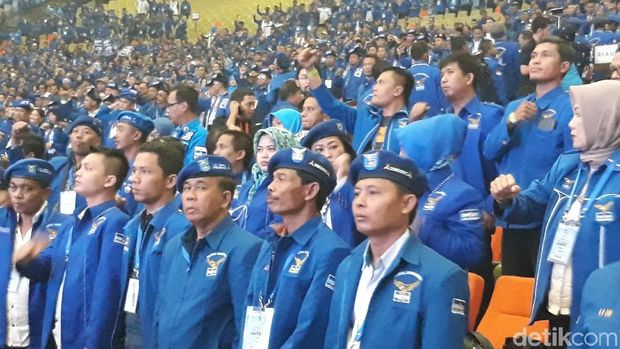 Rapat Pimpinan Nasional (Rapimnas) Partai Demokrat (PD) dilanjutkan hari ini dengan jadwal orasi kebangsaan dari Ketua Kogasma Pemenangan Pemilu PD Agus Harimurti Yudhyono (AHY).