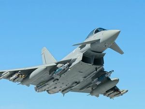 Jet Tempur Inggris Melesat Buntut Pesawat Bomber Rusia Mendekat