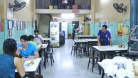 Inilah tempat bersantap di rumah makan Sister Mole. Semenjak dianugerahi bintang Michelin, tamunya semakin ramai saja. Foto: Daniel Food Diary