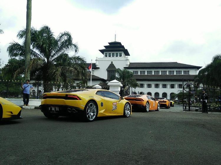 Banteng Italia di Gedung Sate