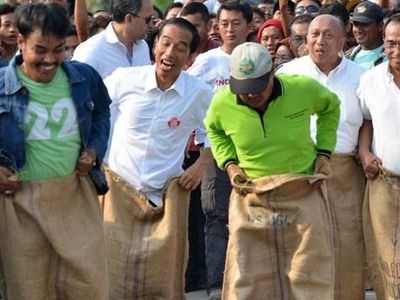 Jokowi Kalah di Lomba: Dari Balap Karung sampai Kicau Burung