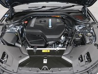 BMW 530e M Sport, Mobil Sporty, Mewah, dan Ramah Lingkungan