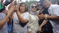 Syahrini tak menyangka jika aksi pemotretan di bahu jalan tol tidak diperbolehkan. Dalam kesempatan itu, Syahrini juga mengucapkan terima kasih kepada PT Jasa Marga yang telah mengingatkan dirinya untuk tidak berfoto di bahu jalan.