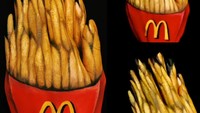 Hayo tebak, kentang goreng McDonalds ini digambar di bagian tubuh Mimi sebelah mana? Pasti penasaran, ternyata, kreasinya kali ini bukan terdapat di bagian tubuh Mimi. Tapi ini tangan suaminya yang bernama Andrew.  Foto: Instagram @mimles