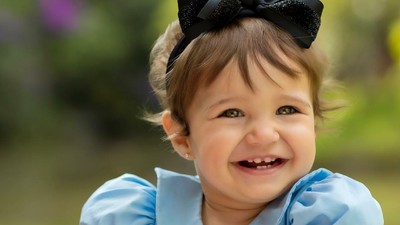 Gadis Kecil Berpita Ini Menggemaskan Sekali