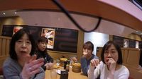 Pria Ini Iseng Taruh GoPro di Conveyor Belt Resto Sushi, Hasilnya Keren Banget!