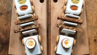Untuk mendukung agar makananannya tampak cantik dan simetris, Michael memiliki hobi mengkoleksi ribuan keramik piring dan gelas dari seluruh dunia. Foto: Instagram @symmetrybreakfast