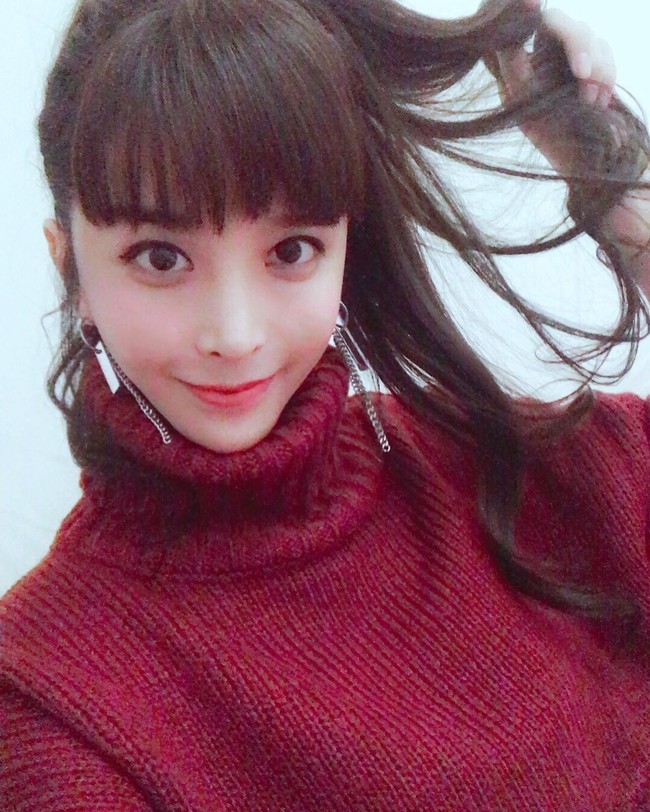 Banyak orang yang kepo dengan kehidupan transgender paling populer di Korea tersebut hingga ia memiliki lebih dari 17 ribu followers.  Foto: dok. Instagram