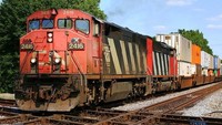 Double Stack Container Trains di Kanada. Merupakan kereta peti kemas. Panjang kereta barang ini 4.200 meter. Istimewa/Ten Insider.