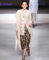 15 Inspirasi Model Kebaya Modern untuk Kondangan 