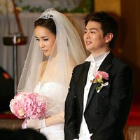 Di 2007, Harisu menikah dengan rekan sesama artisnya. Dia menikah dengan rapper Micky Jung.  Foto: ist.