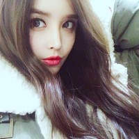 Karena kecantikannya, Harisu pun menjadi model ternama di Korea. Jadi bintang iklan kosmetik hingga video klip pernah dilakoninya.  Foto: dok. Instagram