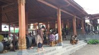 Suasana di dalam keraton.
