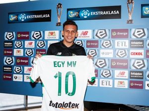 Lechia Gdansk Langsung Jualan Seragam Nomor 10 Milik Egy