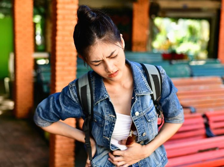 5 Tips Redakan Nyeri saat Asam Lambung Naik