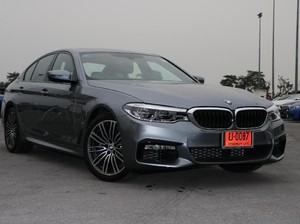 BMW 530e M Sport, Mobil Sporty, Mewah, dan Ramah Lingkungan