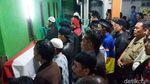 Foto: Suasana Haru di Rumah Duka Pratu Randi
