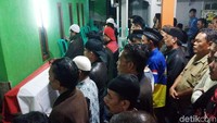 Jenazah Pratu Randi disalatkan.