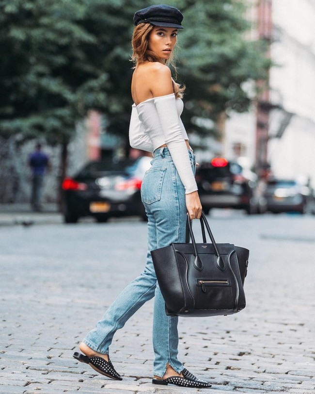 Gaya stylish nan seksinya yang kerap dipamerkan di Instagram, membuat Cindy Mello punya banyak fans di Instagram hingga followersnya mencapai 528 ribu. Foto: dok. Instagram