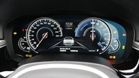Kecepatan tertingginya bisa mencapai 235 km/jam. Akselerasi 0-100 km/jam hanya 6,2 detik. Tenaga tersebut dihubungkan melalui transmisi Steptronic 8 percepatan. Foto: Rangga Rahadiansyah