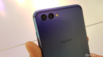 Honor View 10 punya kamera ganda di bagian belakang. Foto: detikINET/Achmad Rouzni Noor II
