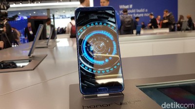 Melihat Lebih Dekat Tiga Ponsel Jagoan Honor